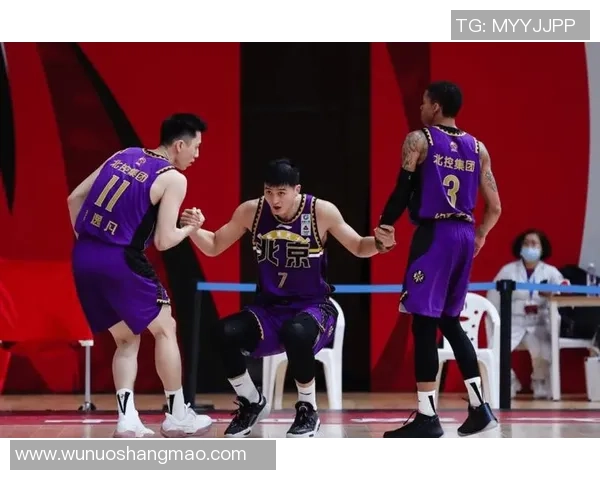 赛后分析：上海篮球队与北京篮球队的表现与状态对比探讨