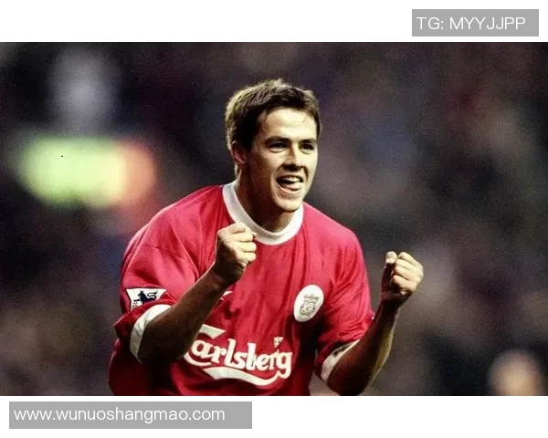 足球明星的传奇人生与辉煌成就全景解析 足球明星的传奇人生与辉煌成就全景解析