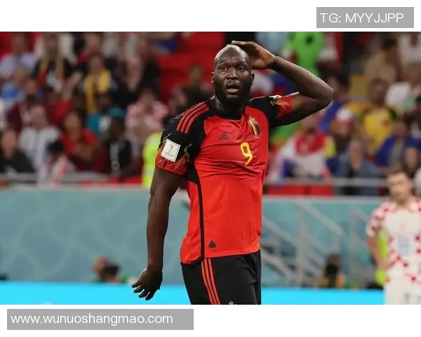 足球明星的辉煌历程与成就概述 足球明星的辉煌历程与成就概述